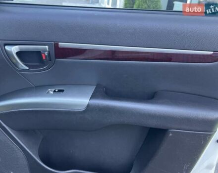 Білий Хендай Санта Фе, об'ємом двигуна 2 л та пробігом 334 тис. км за 11300 $, фото 58 на Automoto.ua