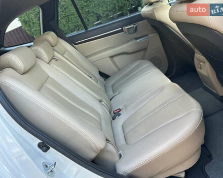 Хендай Санта Фе 2011 у Умани на Automoto.ua Білий Хендай Санта Фе, об'ємом двигуна 2.2 л та пробігом 147 тис. км за 14000 $, фото 19 на Automoto.ua