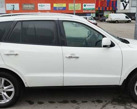 Белый Хендай Санта Фе, объемом двигателя 2.36 л и пробегом 230 тыс. км за 8600 $, фото 9 на Automoto.ua