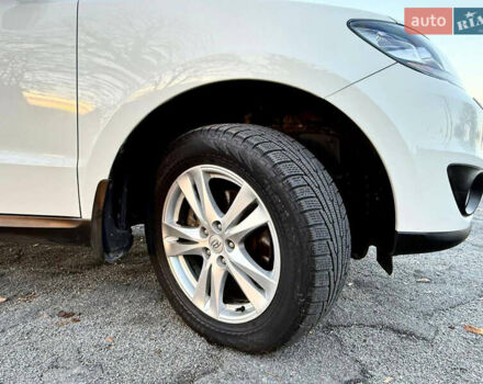 Белый Хендай Санта Фе, объемом двигателя 2.2 л и пробегом 67 тыс. км за 14999 $, фото 22 на Automoto.ua