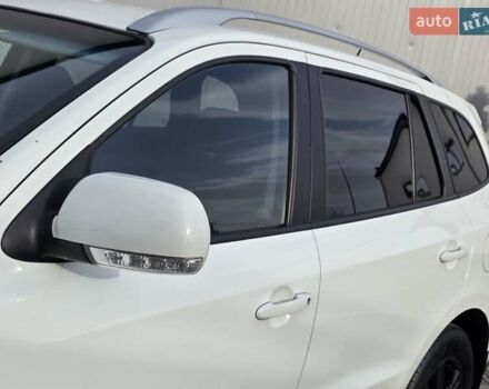 Белый Хендай Санта Фе, объемом двигателя 2.2 л и пробегом 211 тыс. км за 13850 $, фото 12 на Automoto.ua