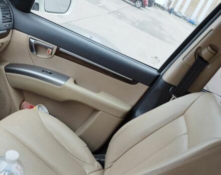 Белый Хендай Санта Фе, объемом двигателя 2.4 л и пробегом 230 тыс. км за 8500 $, фото 13 на Automoto.ua