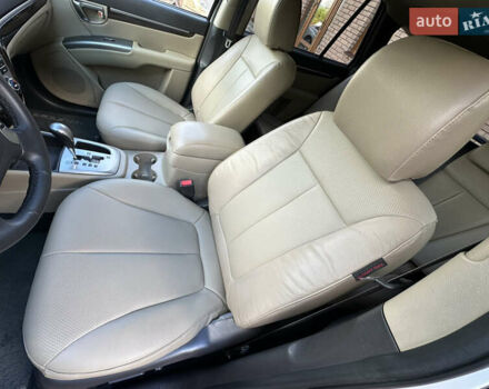 Хендай Санта Фе 2011 у Умани на Automoto.ua Білий Хендай Санта Фе, об'ємом двигуна 2.2 л та пробігом 147 тис. км за 14000 $, фото 31 на Automoto.ua