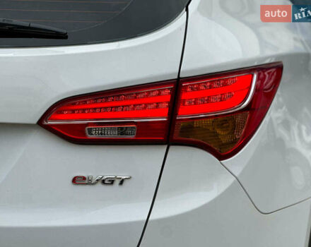 Білий Хендай Санта Фе, об'ємом двигуна 2 л та пробігом 209 тис. км за 14980 $, фото 10 на Automoto.ua