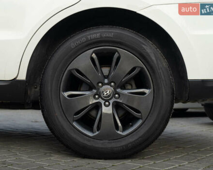 Білий Хендай Санта Фе, об'ємом двигуна 2 л та пробігом 174 тис. км за 13600 $, фото 8 на Automoto.ua