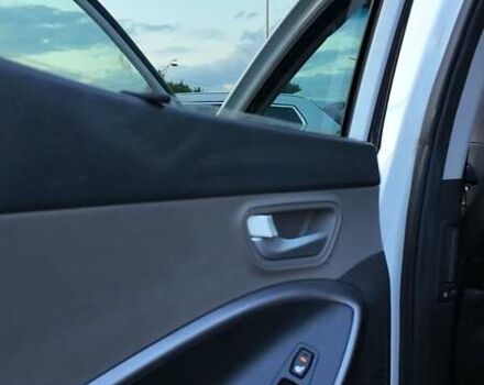 Белый Хендай Санта Фе, объемом двигателя 2.4 л и пробегом 228 тыс. км за 10900 $, фото 6 на Automoto.ua