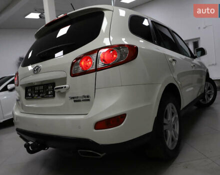 Белый Хендай Санта Фе, объемом двигателя 2.2 л и пробегом 245 тыс. км за 14900 $, фото 7 на Automoto.ua