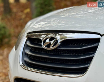 Белый Хендай Санта Фе, объемом двигателя 2.2 л и пробегом 218 тыс. км за 12450 $, фото 13 на Automoto.ua