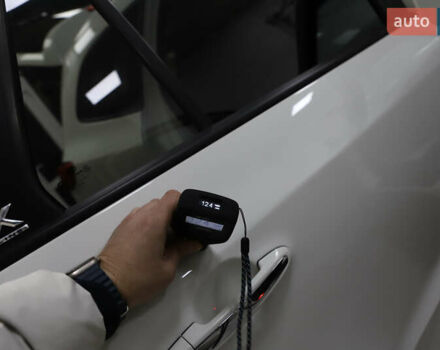 Белый Хендай Санта Фе, объемом двигателя 2.2 л и пробегом 245 тыс. км за 14900 $, фото 102 на Automoto.ua