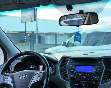 Белый Хендай Санта Фе, объемом двигателя 2.4 л и пробегом 228 тыс. км за 10900 $, фото 4 на Automoto.ua