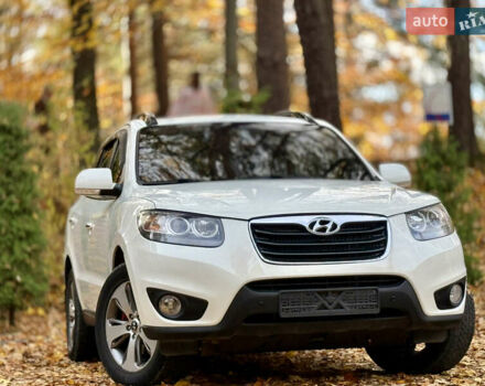 Белый Хендай Санта Фе, объемом двигателя 2.2 л и пробегом 218 тыс. км за 12450 $, фото 1 на Automoto.ua