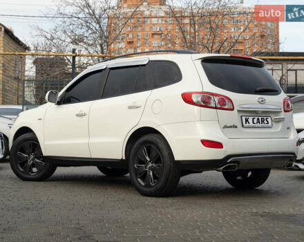 Білий Хендай Санта Фе, об'ємом двигуна 2 л та пробігом 174 тис. км за 13600 $, фото 1 на Automoto.ua