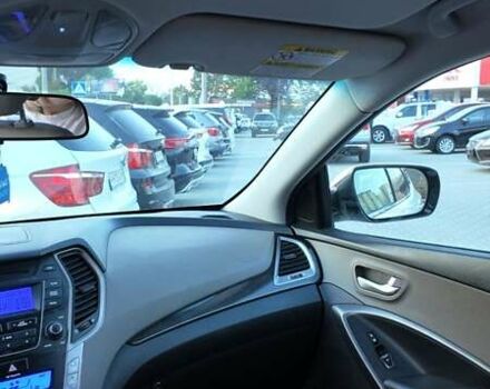 Белый Хендай Санта Фе, объемом двигателя 2.4 л и пробегом 228 тыс. км за 10900 $, фото 1 на Automoto.ua