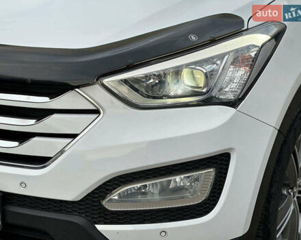 Білий Хендай Санта Фе, об'ємом двигуна 2 л та пробігом 209 тис. км за 14980 $, фото 4 на Automoto.ua