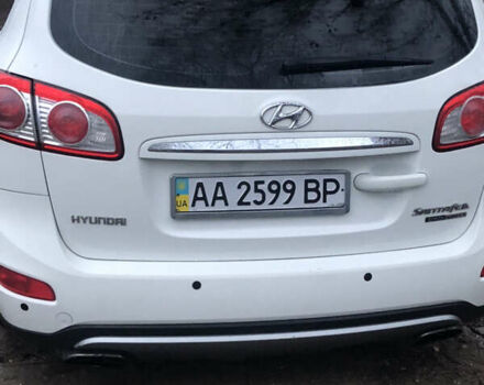 Белый Хендай Санта Фе, объемом двигателя 2.19 л и пробегом 163 тыс. км за 13500 $, фото 3 на Automoto.ua