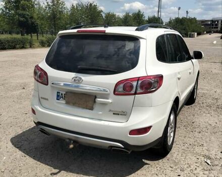 Белый Хендай Санта Фе, объемом двигателя 2.2 л и пробегом 109 тыс. км за 14300 $, фото 2 на Automoto.ua