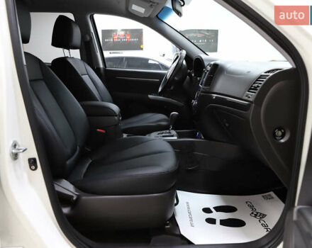 Белый Хендай Санта Фе, объемом двигателя 2.2 л и пробегом 245 тыс. км за 14900 $, фото 70 на Automoto.ua