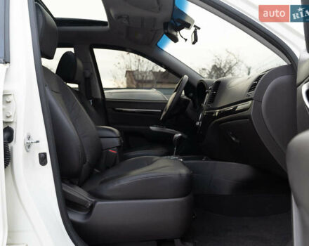 Білий Хендай Санта Фе, об'ємом двигуна 2 л та пробігом 174 тис. км за 13600 $, фото 30 на Automoto.ua