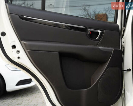 Білий Хендай Санта Фе, об'ємом двигуна 2 л та пробігом 174 тис. км за 13600 $, фото 34 на Automoto.ua