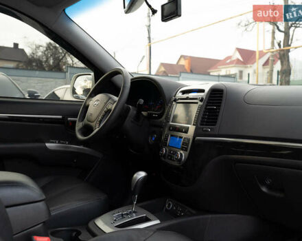 Білий Хендай Санта Фе, об'ємом двигуна 2 л та пробігом 174 тис. км за 13600 $, фото 31 на Automoto.ua