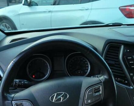 Белый Хендай Санта Фе, объемом двигателя 2.4 л и пробегом 228 тыс. км за 10900 $, фото 7 на Automoto.ua