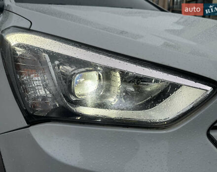 Белый Хендай Санта Фе, объемом двигателя 2.2 л и пробегом 120 тыс. км за 16500 $, фото 24 на Automoto.ua