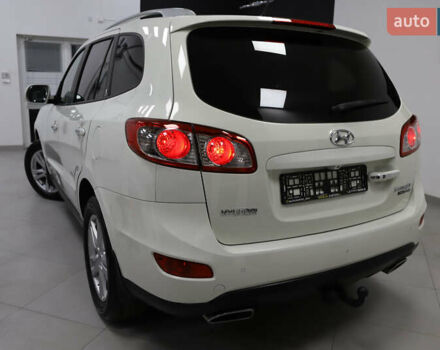 Белый Хендай Санта Фе, объемом двигателя 2.2 л и пробегом 245 тыс. км за 14900 $, фото 6 на Automoto.ua