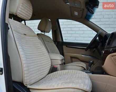 Білий Хендай Санта Фе, об'ємом двигуна 2.4 л та пробігом 127 тис. км за 12200 $, фото 9 на Automoto.ua