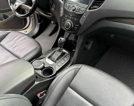 Белый Хендай Санта Фе, объемом двигателя 2 л и пробегом 255 тыс. км за 16000 $, фото 6 на Automoto.ua