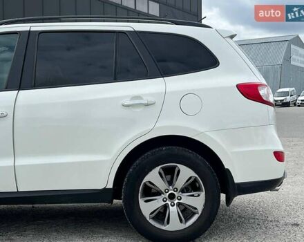 Хендай Санта Фе 2012 в Львове на Automoto.ua Белый Хендай Санта Фе, объемом двигателя 2.2 л и пробегом 218 тыс. км за 11590 $, фото 4 на Automoto.ua