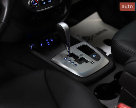 Белый Хендай Санта Фе, объемом двигателя 2.2 л и пробегом 245 тыс. км за 14900 $, фото 58 на Automoto.ua