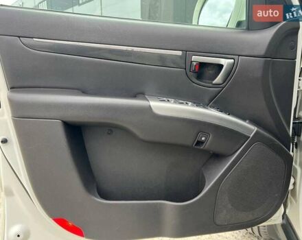 Хендай Санта Фе 2012 в Львове на Automoto.ua Белый Хендай Санта Фе, объемом двигателя 2.2 л и пробегом 218 тыс. км за 11590 $, фото 15 на Automoto.ua