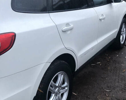 Белый Хендай Санта Фе, объемом двигателя 2.19 л и пробегом 163 тыс. км за 13500 $, фото 2 на Automoto.ua