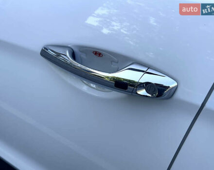 Білий Хендай Санта Фе, об'ємом двигуна 2 л та пробігом 223 тис. км за 17900 $, фото 10 на Automoto.ua