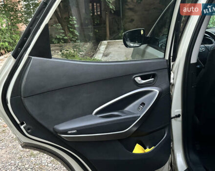 Белый Хендай Санта Фе, объемом двигателя 2.2 л и пробегом 235 тыс. км за 14622 $, фото 21 на Automoto.ua