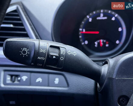 Білий Хендай Санта Фе, об'ємом двигуна 2 л та пробігом 223 тис. км за 17900 $, фото 18 на Automoto.ua