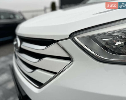 Білий Хендай Санта Фе, об'ємом двигуна 2.2 л та пробігом 124 тис. км за 18700 $, фото 32 на Automoto.ua