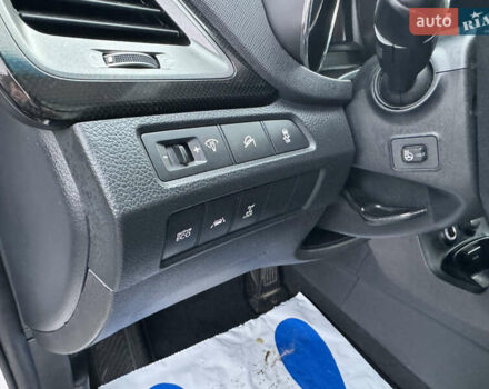 Білий Хендай Санта Фе, об'ємом двигуна 2.2 л та пробігом 185 тис. км за 17800 $, фото 25 на Automoto.ua