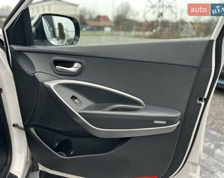 Білий Хендай Санта Фе, об'ємом двигуна 2.2 л та пробігом 124 тис. км за 18700 $, фото 70 на Automoto.ua