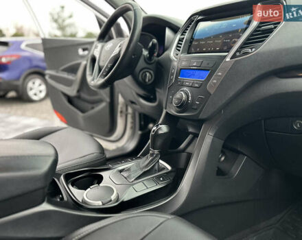 Білий Хендай Санта Фе, об'ємом двигуна 2.2 л та пробігом 124 тис. км за 18700 $, фото 73 на Automoto.ua