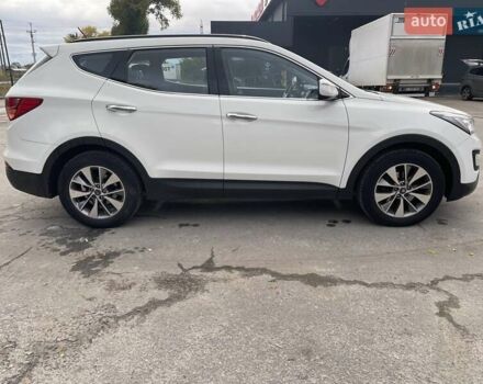 Белый Хендай Санта Фе, объемом двигателя 2.2 л и пробегом 247 тыс. км за 16800 $, фото 4 на Automoto.ua
