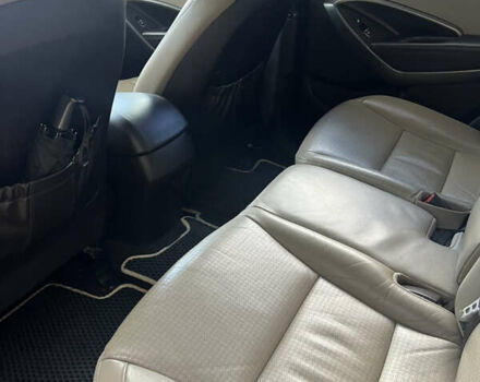 Белый Хендай Санта Фе, объемом двигателя 2.2 л и пробегом 306 тыс. км за 14500 $, фото 10 на Automoto.ua