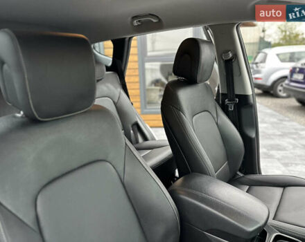 Білий Хендай Санта Фе, об'ємом двигуна 2.2 л та пробігом 124 тис. км за 18700 $, фото 75 на Automoto.ua