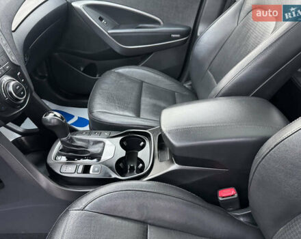 Білий Хендай Санта Фе, об'ємом двигуна 2.2 л та пробігом 185 тис. км за 17800 $, фото 27 на Automoto.ua