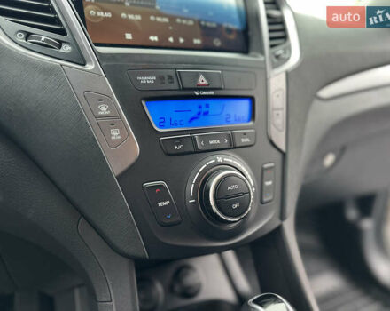 Білий Хендай Санта Фе, об'ємом двигуна 2.2 л та пробігом 124 тис. км за 18700 $, фото 57 на Automoto.ua