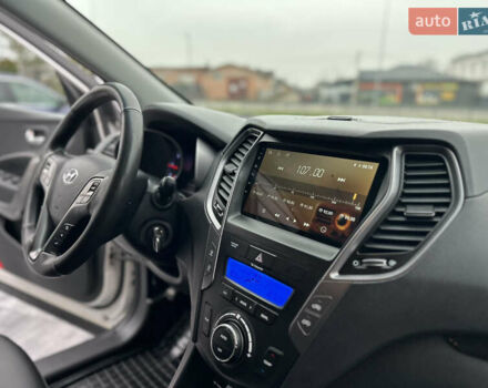 Білий Хендай Санта Фе, об'ємом двигуна 2.2 л та пробігом 124 тис. км за 18700 $, фото 74 на Automoto.ua