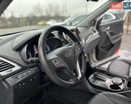 Білий Хендай Санта Фе, об'ємом двигуна 2.2 л та пробігом 124 тис. км за 18700 $, фото 49 на Automoto.ua