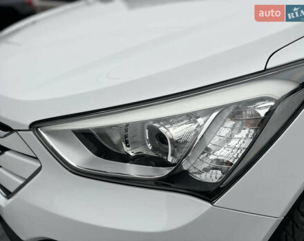 Білий Хендай Санта Фе, об'ємом двигуна 2.2 л та пробігом 124 тис. км за 18700 $, фото 31 на Automoto.ua