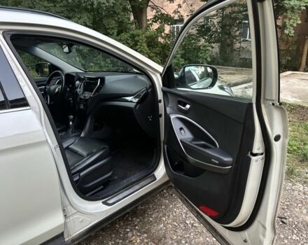 Хендай Санта Фе 2013 в Черновцах на Automoto.ua Белый Хендай Санта Фе, объемом двигателя 2.2 л и пробегом 235 тыс. км за 12432 $, фото 14 на Automoto.ua