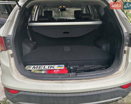 Белый Хендай Санта Фе, объемом двигателя 2.2 л и пробегом 235 тыс. км за 14622 $, фото 1 на Automoto.ua